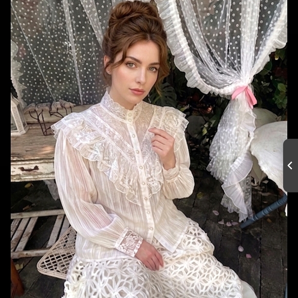 Delicate White Ruffle Lace Button-Up Blouse - Picture 2 of 9